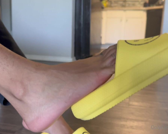 Zafeet aka Zafeetllc OnlyFans - Watch mami dangle her pretty slides