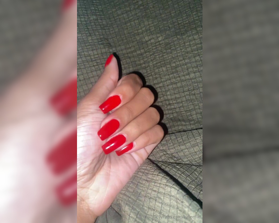 Zafeet aka Zafeetllc OnlyFans - Sexy long nails with short toe nail combo