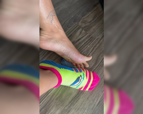 Zafeet aka Zafeetllc OnlyFans - Sock removal & Spit