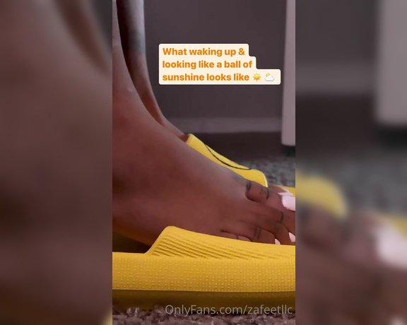 Zafeet aka Zafeetllc OnlyFans - Smiley face slides with a pretty sundress 1