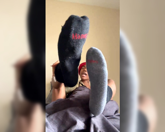 Zafeet aka Zafeetllc OnlyFans - Stream started at 11212023 0602 pm Watch me remove these jumbo socks while jammin haha