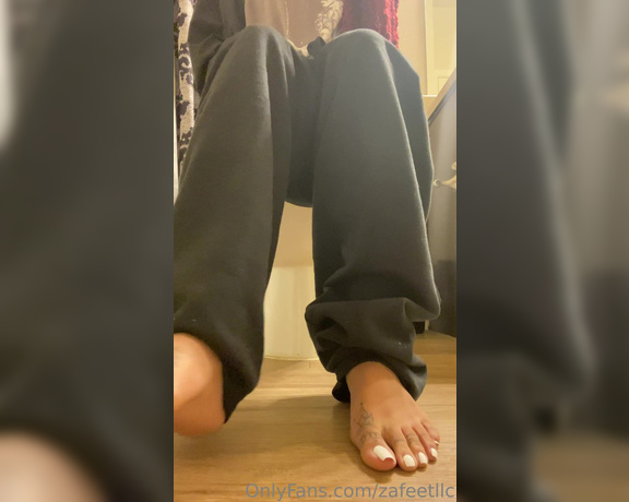 Zafeet aka Zafeetllc OnlyFans - Floor POV