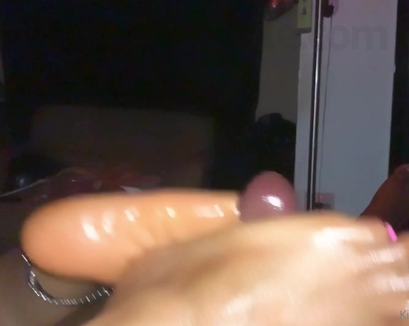 AtlFootjobQueen aka Kilocakesole OnlyFans - Quick footjob with pink toes