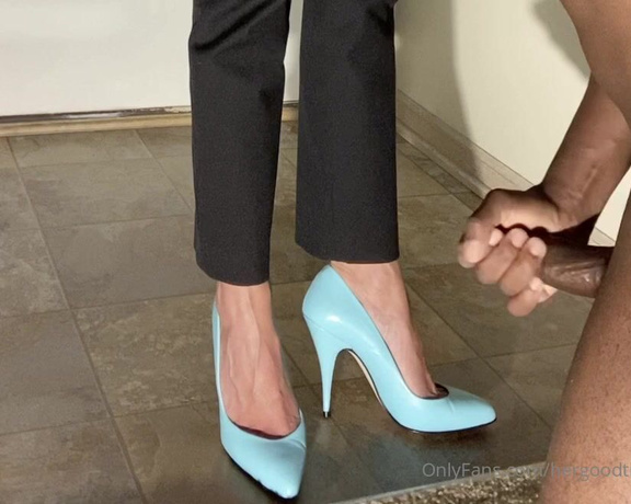 HerGoodTimeInHeels aka Hergoodtimeinheels OnlyFans - Message me for full video! 1