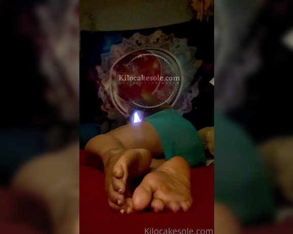 AtlFootjobQueen aka Kilocakesole OnlyFans - POV I caught you jacking off on my soles while I wasnt looking