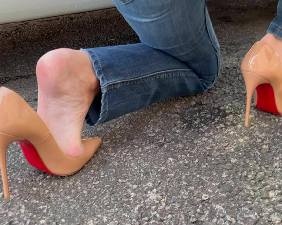 HerGoodTimeInHeels aka Hergoodtimeinheels OnlyFans Video 824