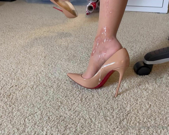 HerGoodTimeInHeels aka Hergoodtimeinheels OnlyFans Video 484