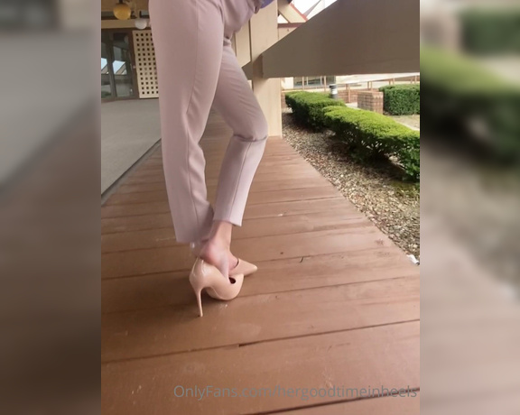 HerGoodTimeInHeels aka Hergoodtimeinheels OnlyFans Video 429