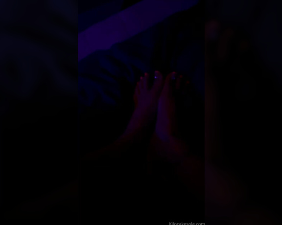 AtlFootjobQueen aka Kilocakesole OnlyFans - Wanted yall to see my toes before I change them And look at those juicey ass soles and heels 1