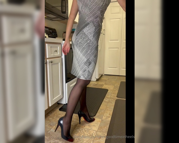 HerGoodTimeInHeels aka Hergoodtimeinheels OnlyFans Video 566