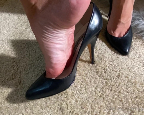 HerGoodTimeInHeels aka Hergoodtimeinheels OnlyFans Video 859