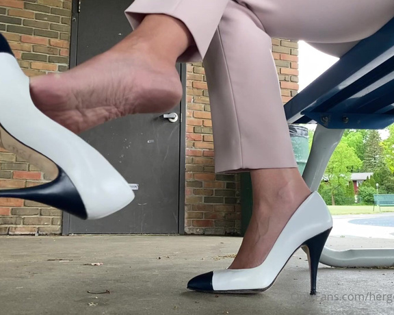 HerGoodTimeInHeels aka Hergoodtimeinheels OnlyFans Video 855