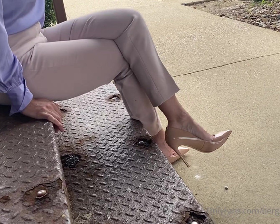 HerGoodTimeInHeels aka Hergoodtimeinheels OnlyFans Video 748