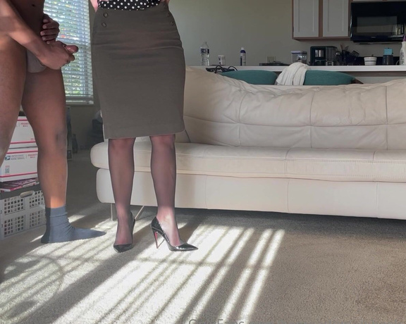 HerGoodTimeInHeels aka Hergoodtimeinheels OnlyFans Video 956