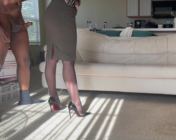 HerGoodTimeInHeels aka Hergoodtimeinheels OnlyFans Video 956