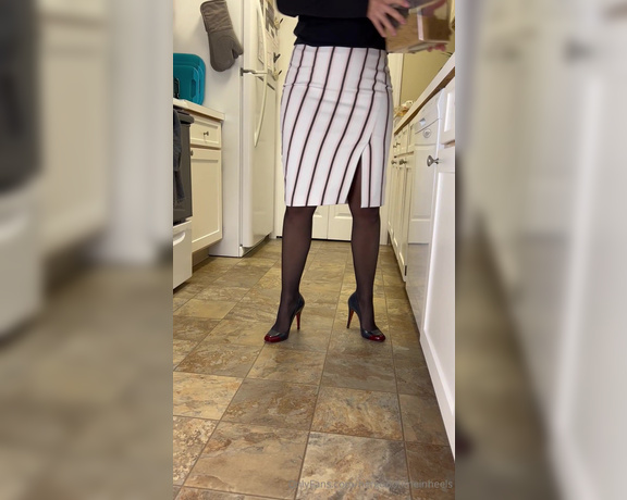 HerGoodTimeInHeels aka Hergoodtimeinheels OnlyFans Video 141