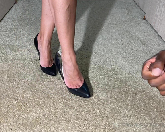 HerGoodTimeInHeels aka Hergoodtimeinheels OnlyFans - Contact for full video