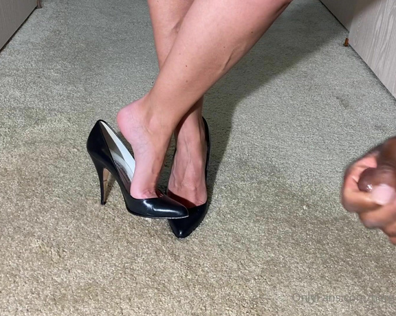 HerGoodTimeInHeels aka Hergoodtimeinheels OnlyFans - Contact for full video