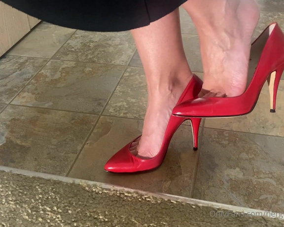 HerGoodTimeInHeels aka Hergoodtimeinheels OnlyFans Video 571