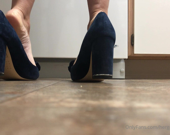 HerGoodTimeInHeels aka Hergoodtimeinheels OnlyFans Video 1