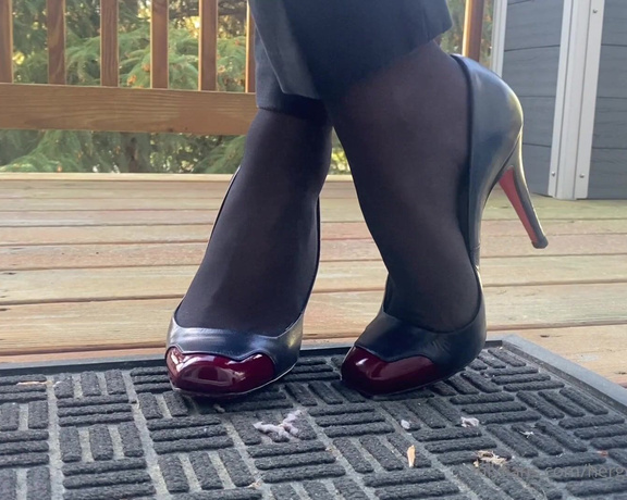 HerGoodTimeInHeels aka Hergoodtimeinheels OnlyFans - Dm me for custom videos)