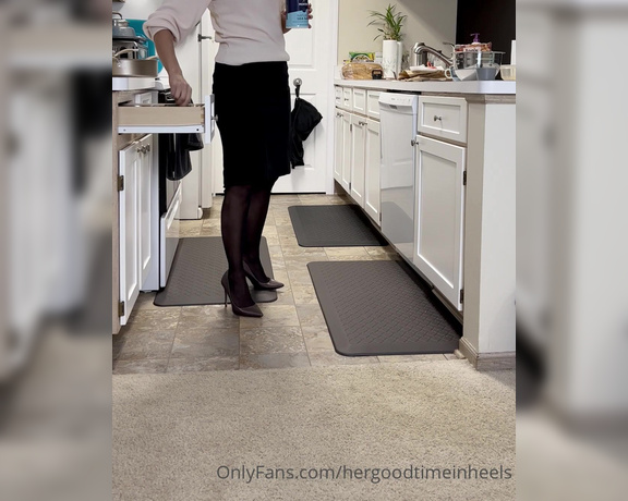 HerGoodTimeInHeels aka Hergoodtimeinheels OnlyFans Video 851