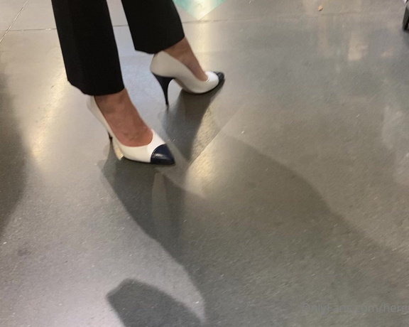 HerGoodTimeInHeels aka Hergoodtimeinheels OnlyFans Video 260