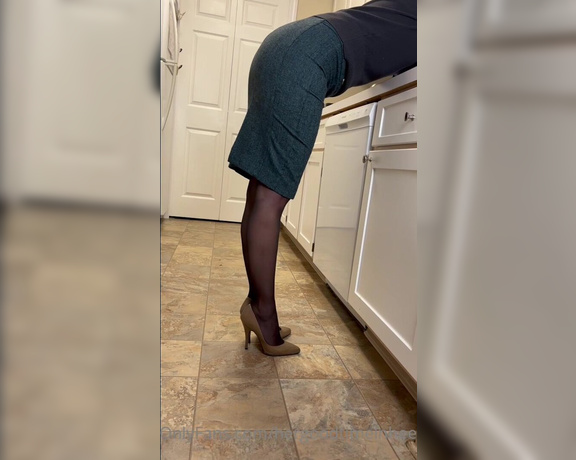 HerGoodTimeInHeels aka Hergoodtimeinheels OnlyFans Video 138