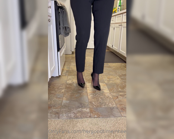 HerGoodTimeInHeels aka Hergoodtimeinheels OnlyFans Video 562