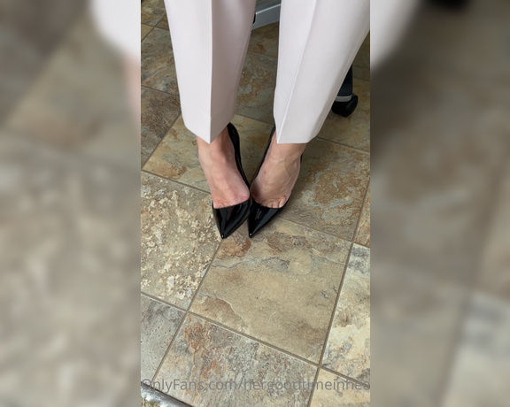 HerGoodTimeInHeels aka Hergoodtimeinheels OnlyFans Video 527