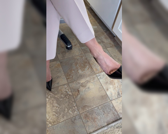 HerGoodTimeInHeels aka Hergoodtimeinheels OnlyFans Video 527