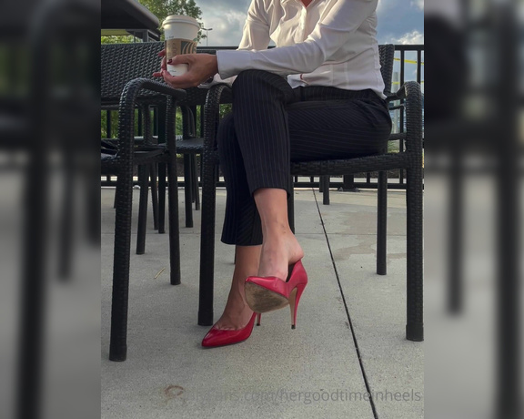 HerGoodTimeInHeels aka Hergoodtimeinheels OnlyFans Video 259