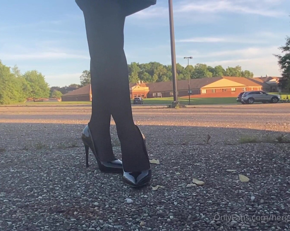 HerGoodTimeInHeels aka Hergoodtimeinheels OnlyFans Video 322