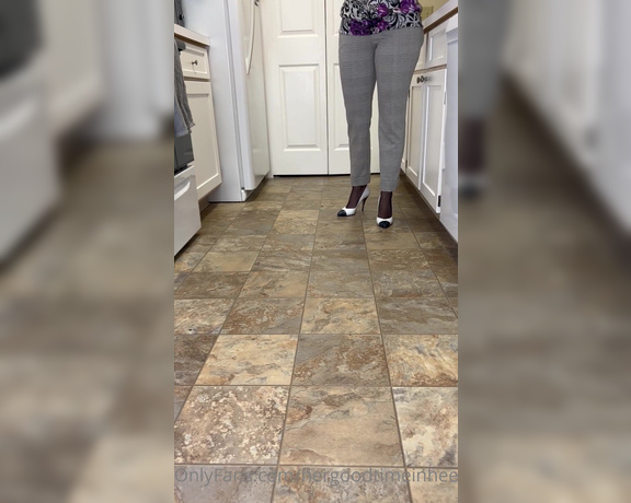 HerGoodTimeInHeels aka Hergoodtimeinheels OnlyFans Video 860