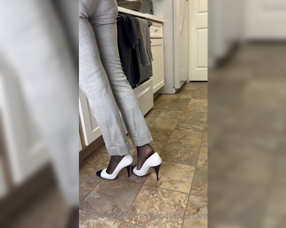 HerGoodTimeInHeels aka Hergoodtimeinheels OnlyFans Video 860