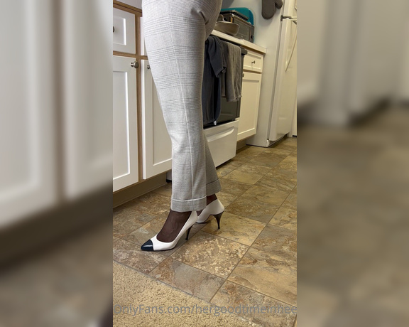 HerGoodTimeInHeels aka Hergoodtimeinheels OnlyFans Video 860