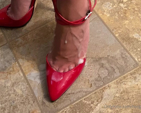 HerGoodTimeInHeels aka Hergoodtimeinheels OnlyFans Video 227