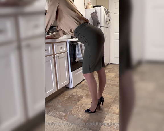 HerGoodTimeInHeels aka Hergoodtimeinheels OnlyFans Video 827