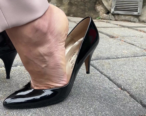 HerGoodTimeInHeels aka Hergoodtimeinheels OnlyFans Video 824