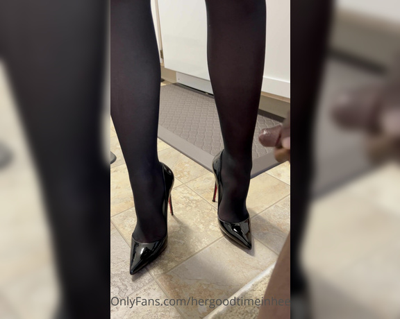 HerGoodTimeInHeels aka Hergoodtimeinheels OnlyFans Video 562