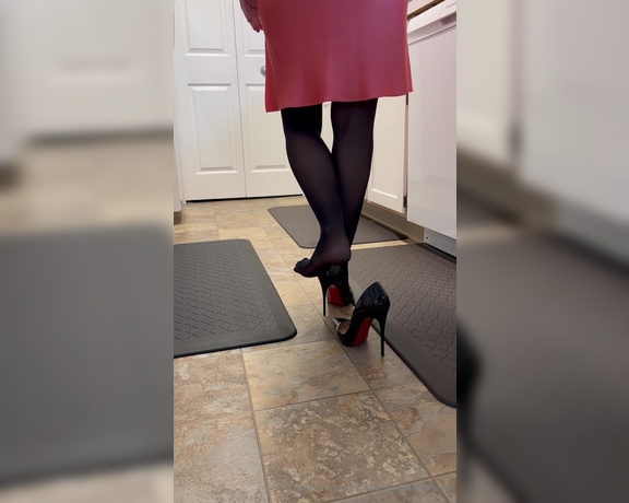 HerGoodTimeInHeels aka Hergoodtimeinheels OnlyFans Video 858