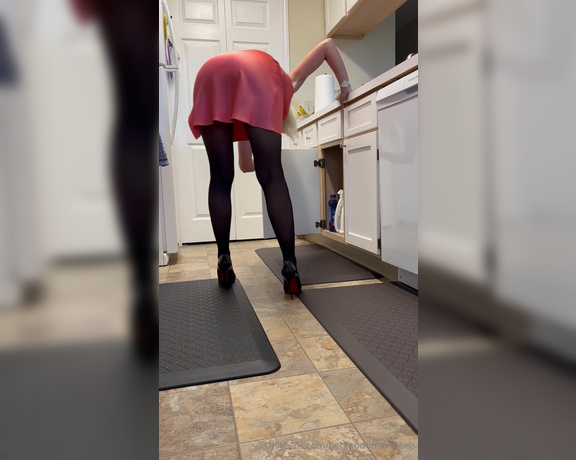 HerGoodTimeInHeels aka Hergoodtimeinheels OnlyFans Video 858