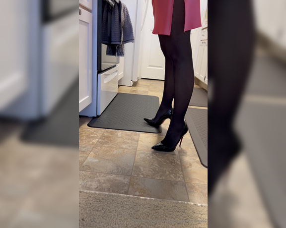 HerGoodTimeInHeels aka Hergoodtimeinheels OnlyFans Video 858