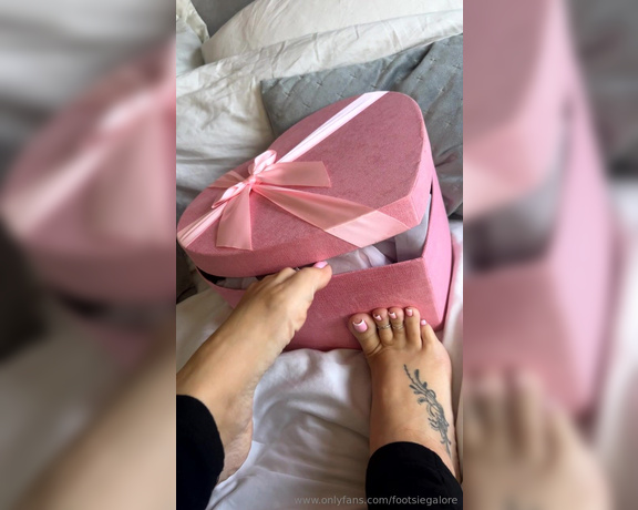 Footsie Galore aka Footsiegalore OnlyFans - Valentines countdown day 3 Jewellery is always a yes from