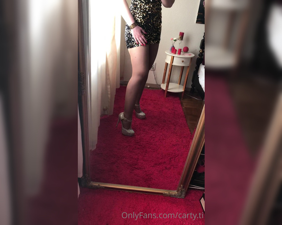 Carty aka Cartyti OnlyFans - Nylons legs tease