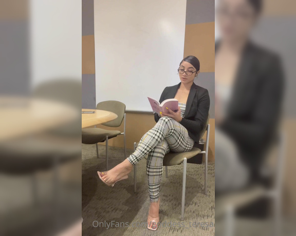 Goddess Teresa aka Goddess_teresa OnlyFans - Welcome to study hall! Please make sure to read ur book no staring at my cute feet! Full video 1