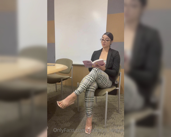 Goddess Teresa aka Goddess_teresa OnlyFans - Welcome to study hall! Please make sure to read ur book no staring at my cute feet! Full video 1