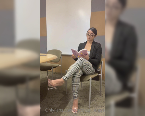 Goddess Teresa aka Goddess_teresa OnlyFans - Welcome to study hall! Please make sure to read ur book no staring at my cute feet! Full video 1