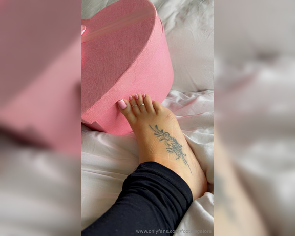 Footsie Galore aka Footsiegalore OnlyFans - Day 9 Just what your Goddess loves! Diamonds and