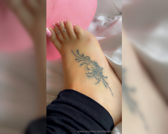 Footsie Galore aka Footsiegalore OnlyFans - Day 9 Just what your Goddess loves! Diamonds and